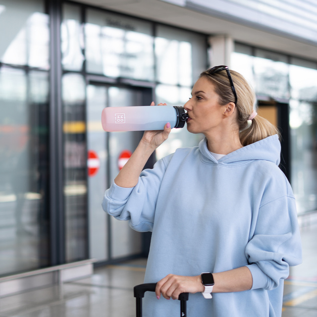 MOMO WAY láhev na vodu modrá a růžová | ideální na cesty | Bez BPA | Tritan