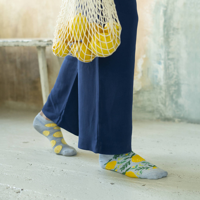 Barevní dámské kotníčkové ponožky SOXO nepasující do páru bavlněné citrony