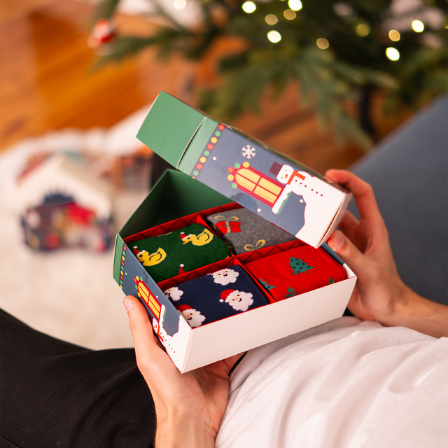 Sada 4x Barevné pánské ponožky SOXO GOOD STUFF Veselé Vánoce Vánoční dárek pro něj