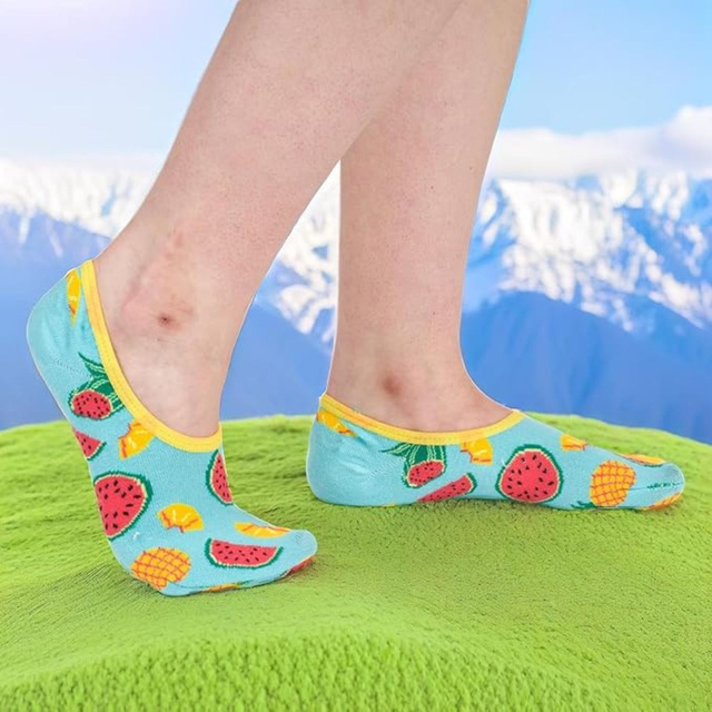 Sada 4x Barevné dámské kotníčkové ponožky SOXO se silikonem zábavné dárek