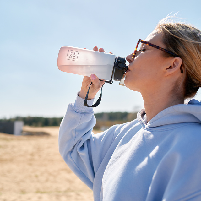 OUTLET Láhev na vodu 600 ml MOMO WAY modrá a růžová Super Mama