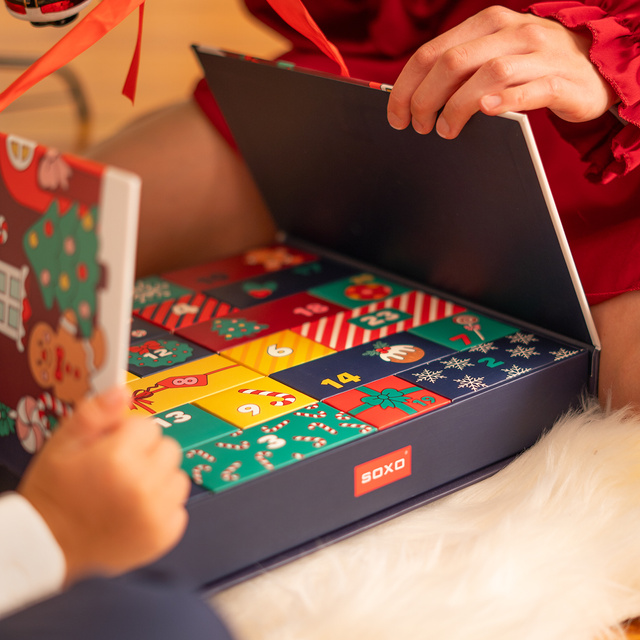 Adventní kalendář s ponožkami 12-balení