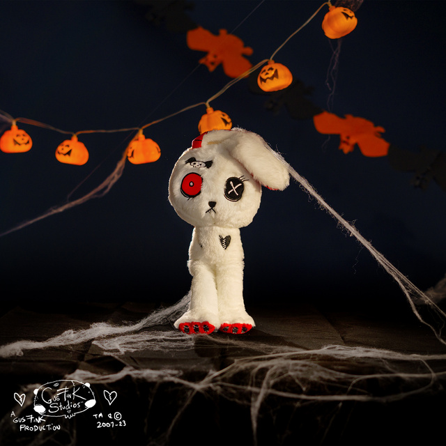 Maskot Gus Fink bílá kočka Numb x Bunny