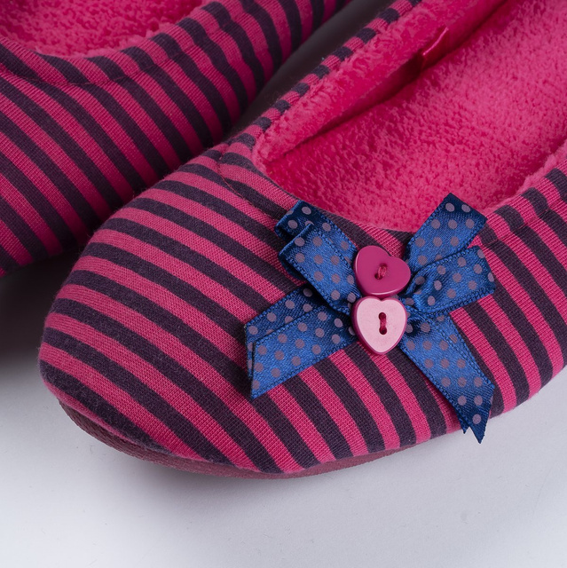 OUTLET Dámské balerínky pantofle SOXO s mašlí a knoflíky
