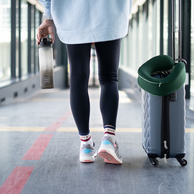 MOMO WAY láhev na vodu šedá a černá | nápad na dárek | Bez BPA | Tritan