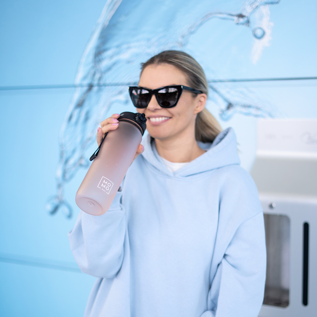 MOMO WAY láhev na vodu pudrově růžová | ideální na cesty | Bez BPA | Tritan