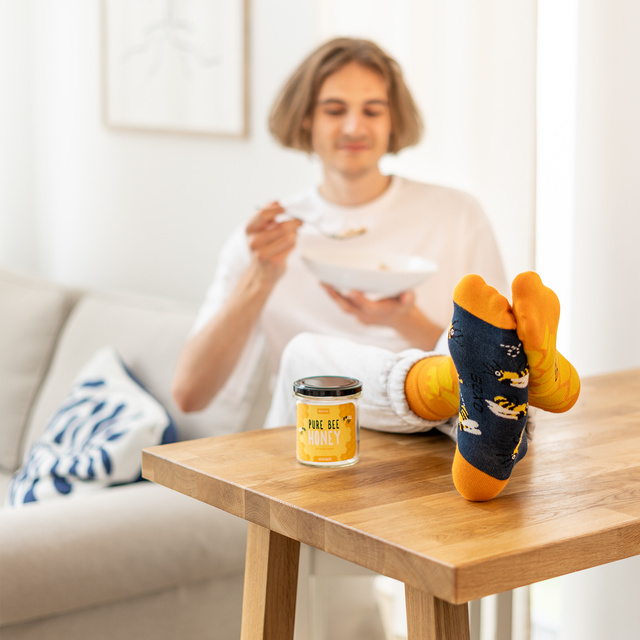 Barevné pánské ponožky SOXO GOOD STUFF Pure bee Honey ve sklenici vtipné bavlněné