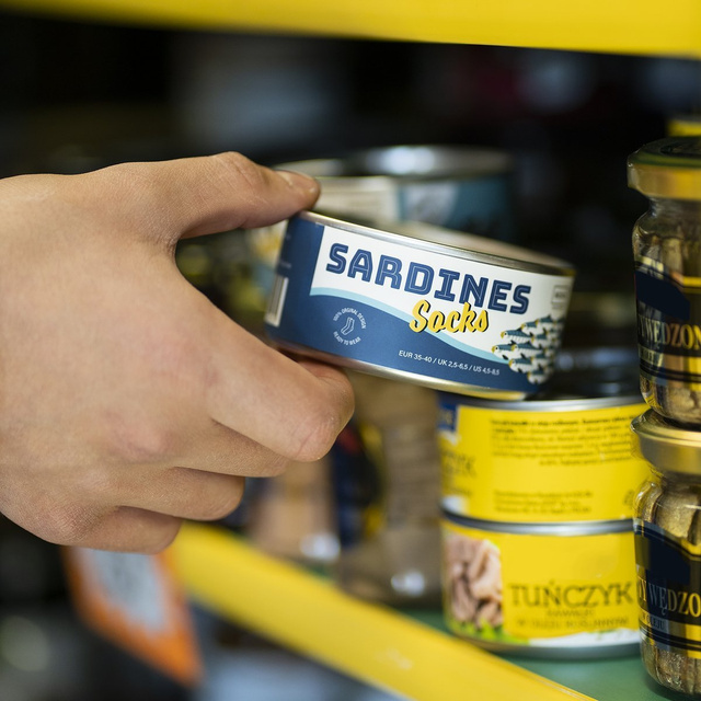 Barevné dámské kotníčkové ponožky SOXO GOOD STUFF vtipné sardinky v plechovce jako dárek